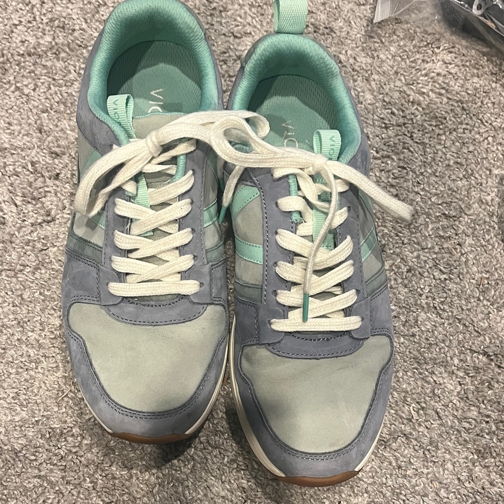 Vionic Teal and blue Sneakers